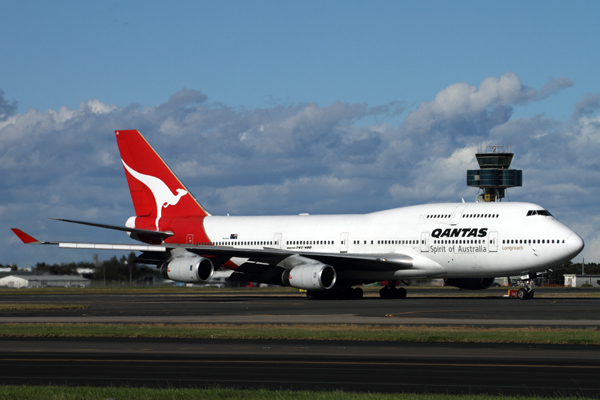 QANTAS BOEING 747 400 SYD RF IMG_3895.jpg