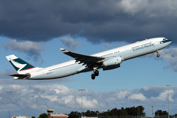 CATHAY PACIFIC AIRBUS A330 300 SYD RF  IMG_3952.jpg