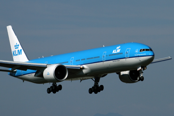 KLM BOEING 777 300ER PAE RF IMG_5860.jpg