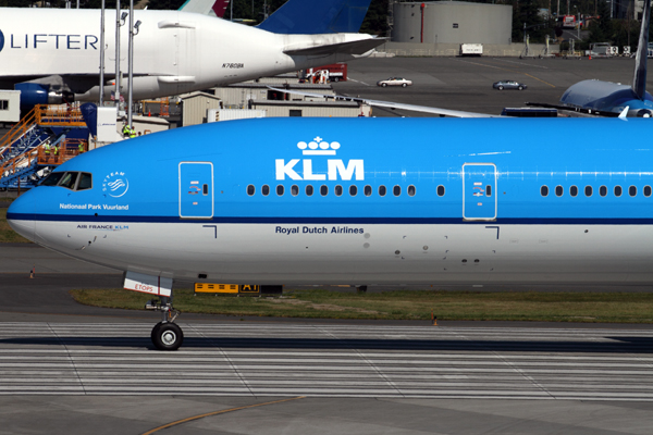 KLM BOEING 777 300ER PAE RF IMG_5878.jpg
