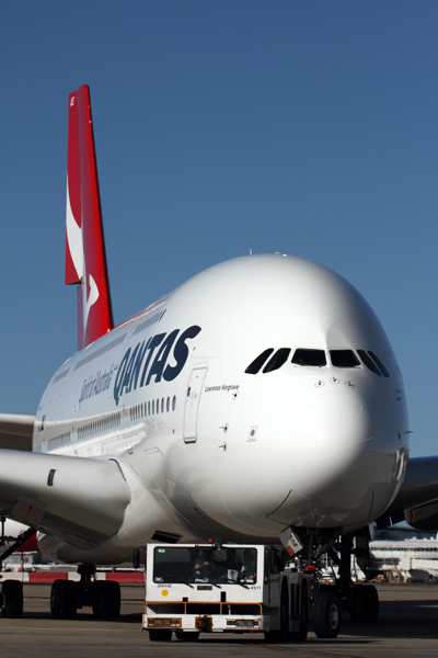 QANTAS AIRBUS A380 SYD RF IMG_6182.jpg