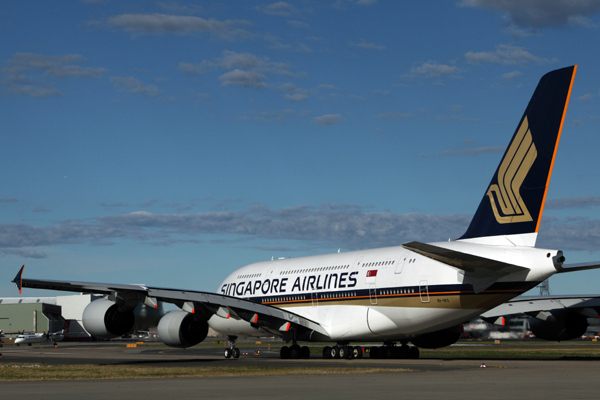 SINGAPORE AIRLINES AIRBUS A380 SYD RF IMG_6970.jpg