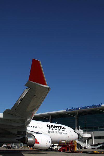 QANTAS AIRBUS A330 300 BNE RF IMG_6982.jpg