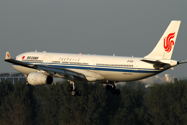 AIR CHINA AIRBUS A330 200 BJS RF IMG_6978.jpg