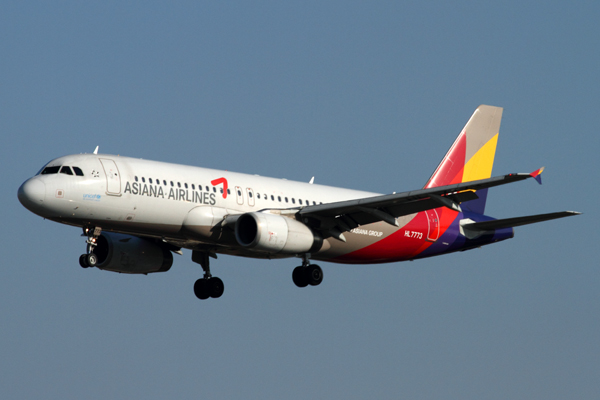 ASIANA AIRLINES AIRBUS A320 BJS RF IMG_6914.jpg