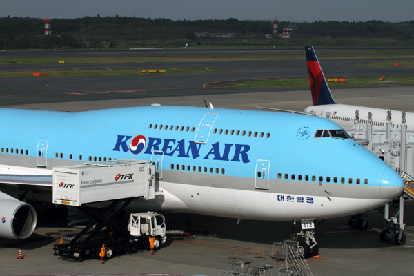 KOREAN AIR BOEING 747 400 NRT RF IMG_6869.jpg