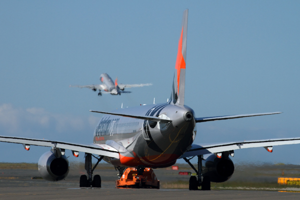 JETSTAR AIRBUS A320 SYD RF IMG_7822.jpg