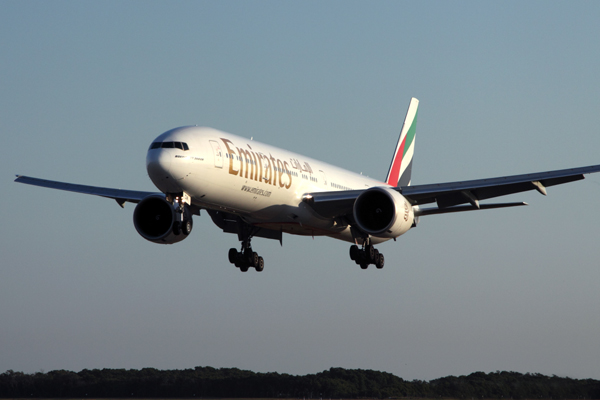 EMIRATES BOEING 777 300ER BNE RF IMG_7180.jpg