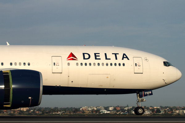 DELTA BOEING 777 200LR SYD RF IMG_6480.jpg