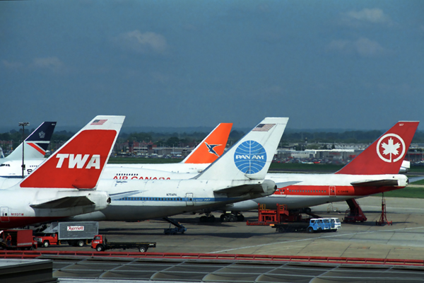 AIRCRAFT TAILS LHR RF 055 25.jpg