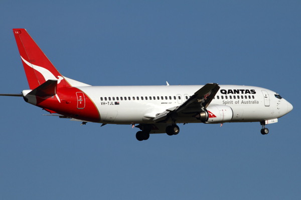 QANTAS BOEING 737 400 MEL RF IMG_7875.jpg