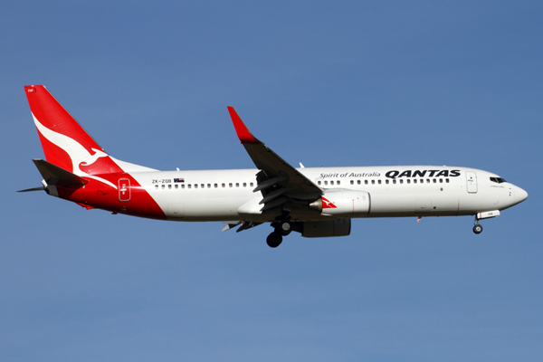 QANTAS BOEING 737 800 MEL RF IMG_7871.jpg