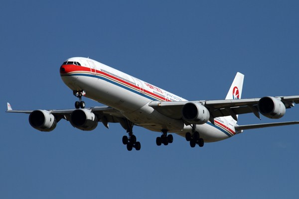 CHINA EASTERN AIRBUS A340 600 MEL RF IMG_8065.jpg