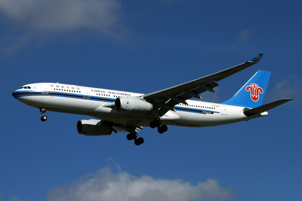 CHINA SOUTHERN AIRBUS A330 200 MEL RF IMG_8057.jpg