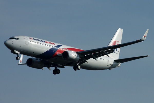MALAYSIA AIRLINES BOEING 737 800 BKK RF IMG_8388.jpg
