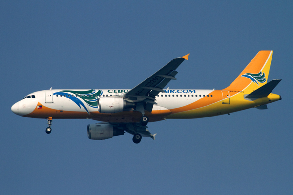 CEBU PACIFIC AIRBUS A320 BKK RF IMG_8443.jpg