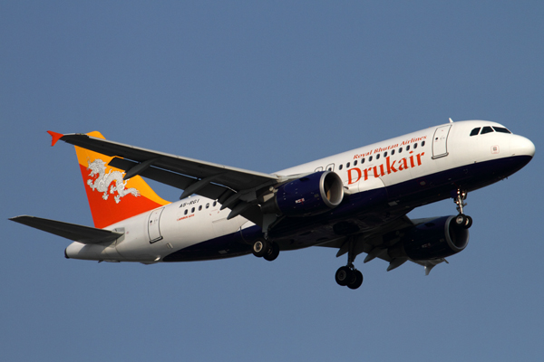 DRUKAIR AIRBUS A319 BKK RF IMG_8513.jpg