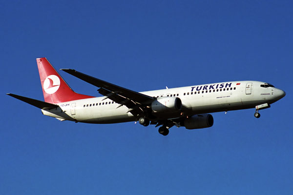 TURKISH BOEING 737 400 LHR RF 1783 8.jpg