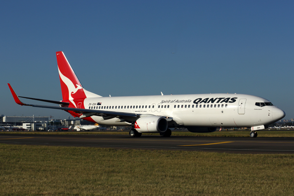 QANTAS BOEING 737 800 SYD RF 5K5A1109.jpg