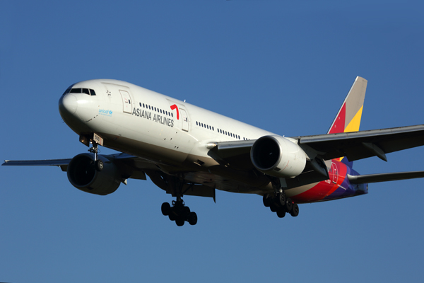 ASIANA AIRLINES BOEING 777 200 SYD RF 5K5A1252.jpg