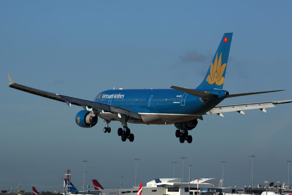 VIETNAM AIRLINES AIRBUS A330 200 SYD RF 5K5A1292.jpg