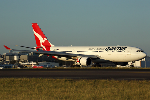 QANTAS AIRBUS A330 200 SYD RF 5K5A1520.jpg