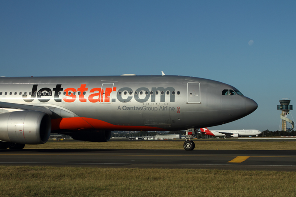 JETSTAR AIRBUS A330 200 SYD RF IMG_9358.jpg