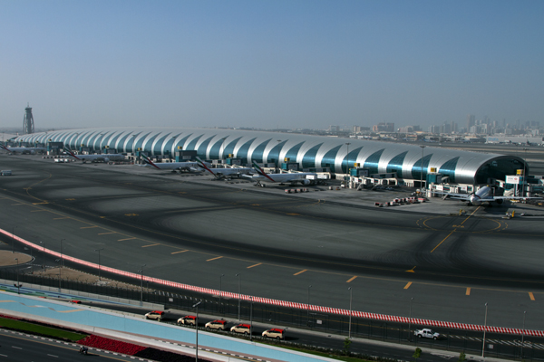 CONCOURSE B DUBAI AIRPORT RF IMG_9210.jpg