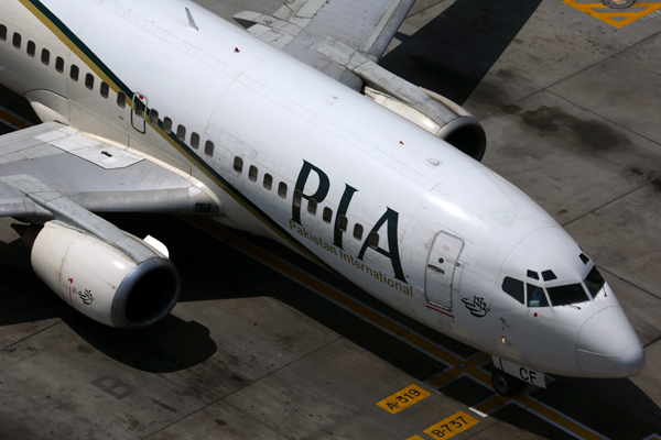 PAKISTAN INTERNATIONAL BOEING 737 300 DXB RF 5K5A0244.jpg