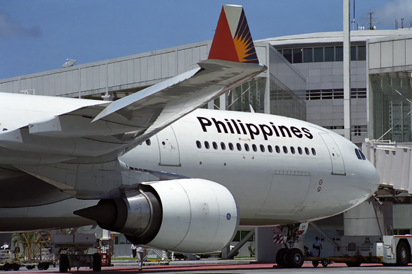 PHILIPPPINES AIRBUS A330 300 MNL RF 2.jpg