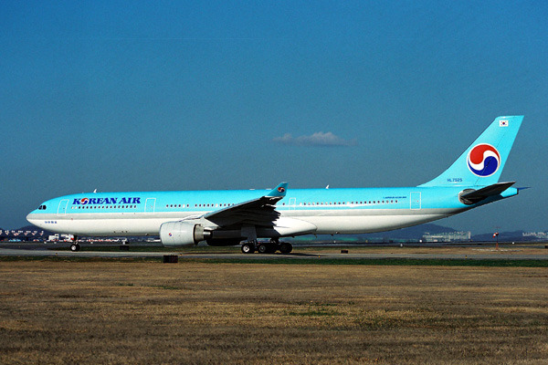 KOREAN AIR AIRBUS A330 300 GMP RF 1440 4