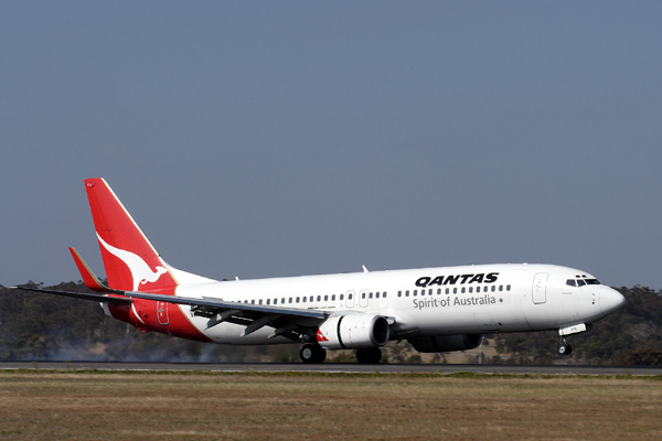 QANTAS BOEING 737 800 MEL RF IMG_7306.jpg