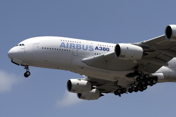 AIRBUS A380 SYD RF IMG_8303 .jpg