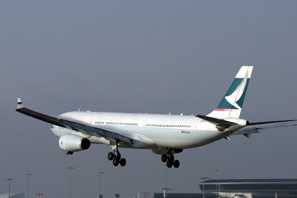 CATHAY PACIFIC AIRBUS A330 SYD RF IMG_8101 .jpg