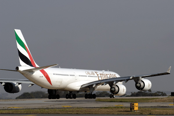 EMIRATES AIRBUS A340 500 MEL RF IMG_7726 .jpg