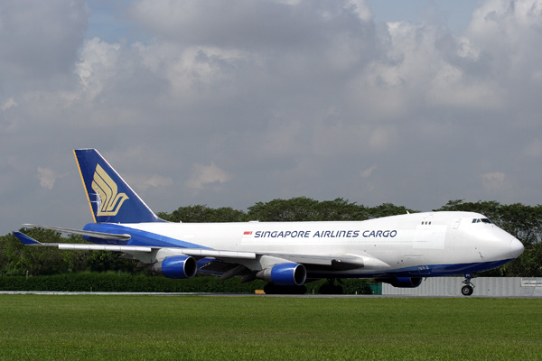 SINGAPORE AIRLINES CARGO BOEING 747 400F SIN RF IMG_7912 .jpg