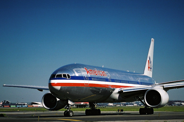 AMERICAN BOEING 777 200 JFK RF 1630 2.jpg