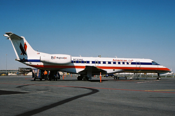 AMERICAN EAGLE EMBRAER 135 JFK RF 1630 9.jpg