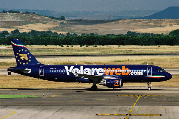 VOLARE WEB AIRBUS A320 MAD RF 1849 15.jpg