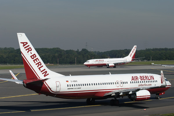 AIR BERLIN BOEING 737 800 DUS RF .jpg