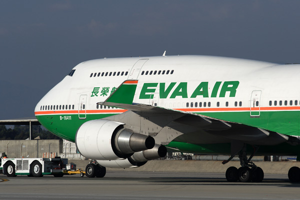 EVA AIR BOEING 747 400 LAX RF 0792.jpg