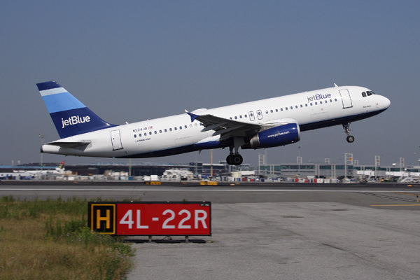 JET BLUE AIRBUS A320 JFK RF.jpg