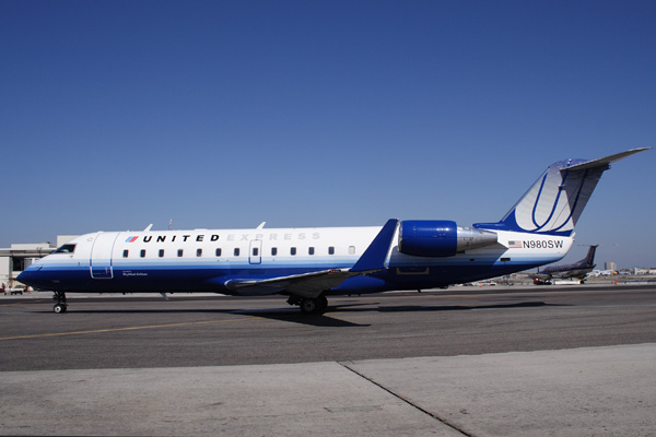 UNITED EXPRESS CANADAIR CRJ LAX RF.jpg