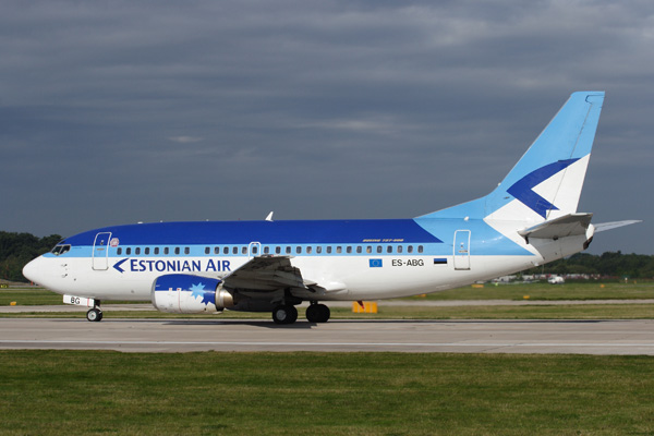 ESTONIAN AIR BOEING 737 500 MAN RF IMG 1927