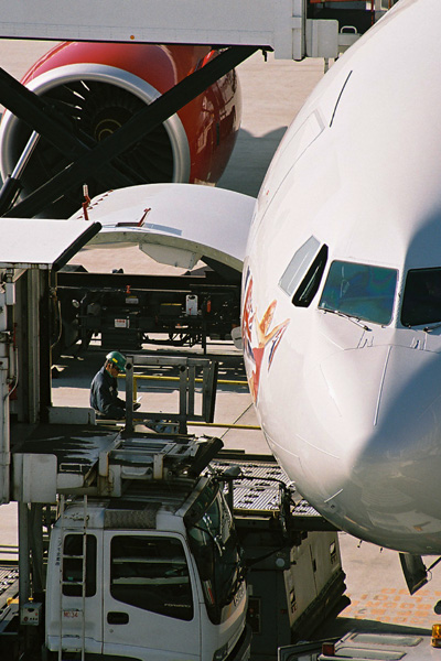 VIRGIN ATLANTIC AIRBUS A340 600 NRT RF.jpg