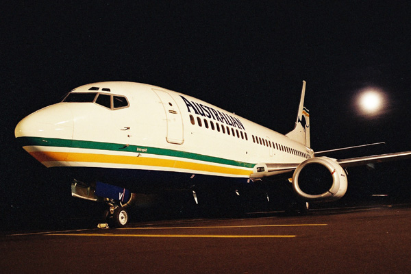 AUSTRALIAN AIRLINES BOEING 737 300 HBA RF.jpg