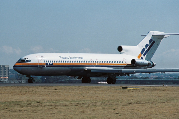 TRANS AUSTRALIA BOEING 727 200 SYD RF 74 11.jpg