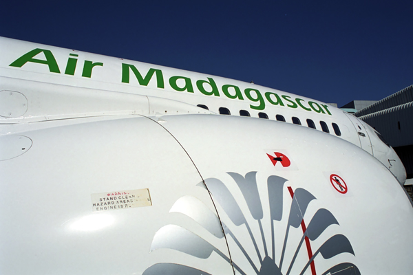 AIR MADAGASCAR BOEING 737 300 JNB RF 1869 5.jpg