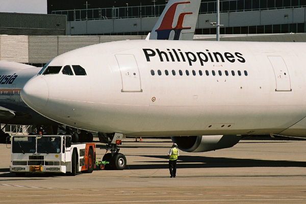 PHILIPPINES AIRBUS A330 300 SYD RF 1829 23.jpg