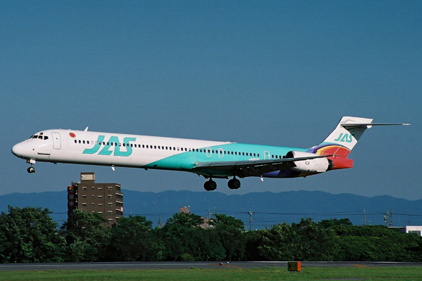 JAPAN AIR SYSTEM MD90 NGO RF 1586 12.jpg